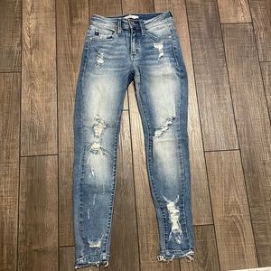 KanCan distressed skinny jeans